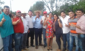 Lilian souza con autoridades coloradas (Foto gentileza de San Carlos del Apa)