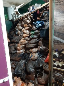 Bolsas de arena en una celda, que los guardiacrceles no las vieron