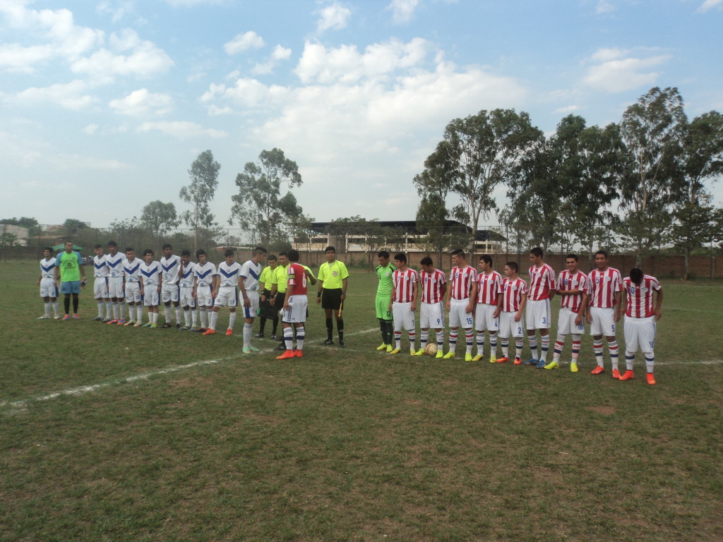 FOTO: Las selecciones de Concepción y Paraguay antes del inicio del encuentro