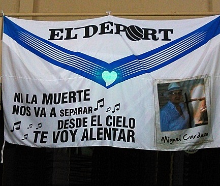 Bandera en homenaje al Sr. Miguel Cardozo, plantel del Dvo. Concepción