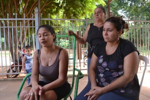 Sin consuelo. Leticia Karina Garay (izquierda) hija de una de las víctimas, no encuentra resignación tras la tragedia.