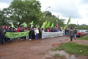 Varios docentes y agricultores llegaron a Concepción.