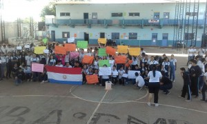 Alumnos del Colegio Don Bosco se manifiestan contra el director