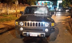 Las balas traspasaron el vehículo blindado de Jorge Rafaat. | Foto: amambaydigital.com.