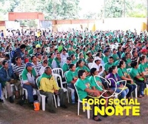 Debate. Pleno desarrollo del foro, donde representantes de las comunidades expusieron su problemática de la zona.