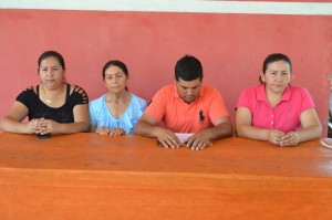 Pedido. Momento del comunicado y conferencia de los familiares de Félix, en Horqueta.