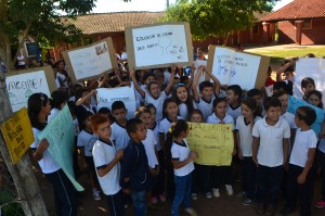 Protesta. Alumnos de la escuela Gustavo Giménez.