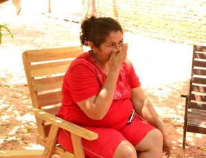 Dolor. Solo lágrimas vierte desde que Edelio fue secuestrado. La mujer ya no soporta la desidia de las autoridades.