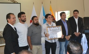 Tres integrantes de "A 4 Música" reciben reconocimiento.