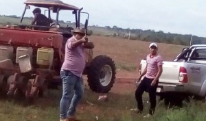 Defensores. Los capangas portaron armas de fuego.