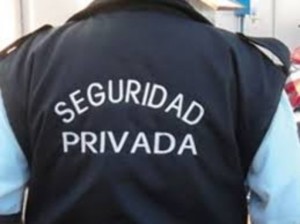 El guardia fue sorprendido por los delincuentes