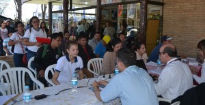 Muchos jóvenes participaron en la feria