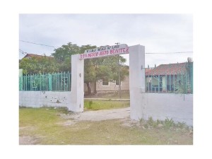 La escuela con nueva fachada/ foto UH