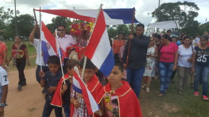 Veneración. Numerosos fieles acompañaron al Santo Rey.