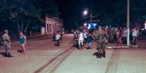 Segudores de Urbieta y los manifestantes casi se enfrentaron 