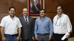 El ministro de defensa con las autoridades de Concepción