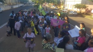 Concentración en el Monumento a la madre