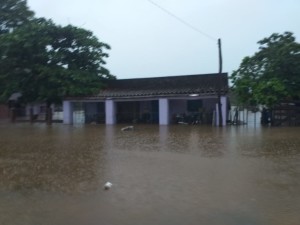 Varias viviendas quedaron bajo agua