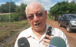 Padre Diógenes González  pide a autoridades ocuparse de damnificados en el charco