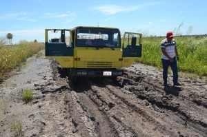 Así está uno de los caminos de tierra que ingresa  a la zona de Itacuá. 
