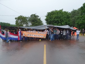 Ni la lluvia detuvo a los manifestantes 