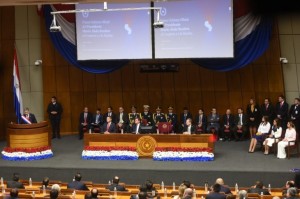 Ábdo Benítez se emocionó cuando recordó a María Edith Bordón de Debernardi. Foto: Raúl Cañete UH