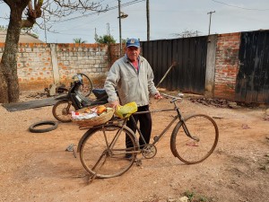 Oficio. Así como Marcelino Lezcano, de Concepción, miles de familias paraguayas solventan necesidades con la chipa.