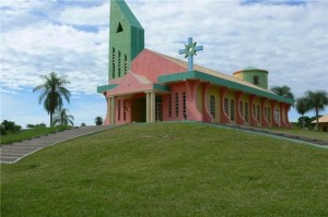 La estancia también tiene una Iglesia que fue construida por el jefe Narco 