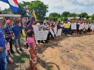 Respaldo. Una manifestación en apoyo a la intervención.