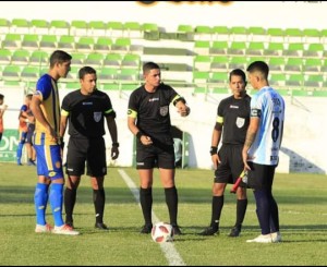 Quiso ser futbolista, pero el destino lo llevó al arbitraje