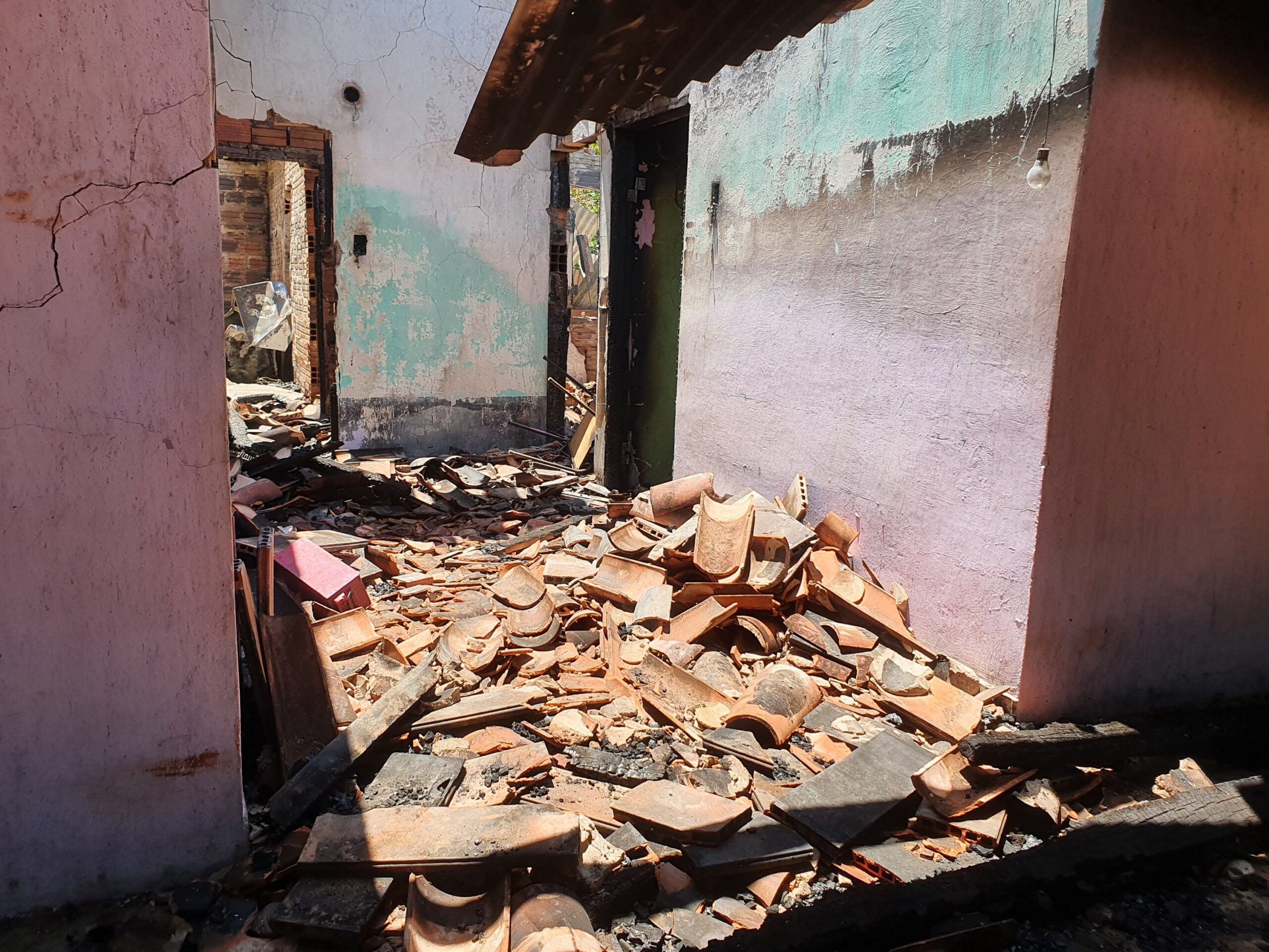 Incendio deja en la calle a una familia loreteña – Concepción al Día