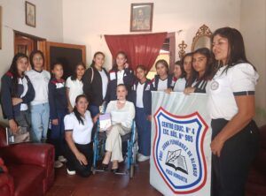 Estudiantes de Paso Horqueta visitan a escritores de Concepción