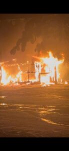 Incendio reduce a cenizas una vivienda de madera en el barrio Redención