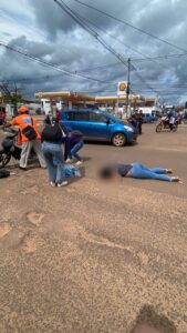 Choque Entre Automóvil y Motocicleta Frente a la Plaza Pinedo