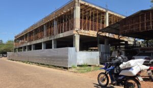 Suspenden construcción de un futuro sanatorio por ocupar la vereda en Concepción