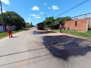 Continúan los trabajos de bacheo en la calle Padre Queiroz Candia