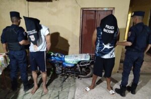 Aprehenden a tres personas por presunto robo y recuperan celular y dinero en barrio Primavera