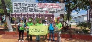 Dirigentes de la OTEP escrachan a diputados en Concepción por apoyo a reforma de la Caja Fiscal