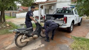 Robó la motocicleta de su propio primo y terminó detenido en el barrio Inmaculada