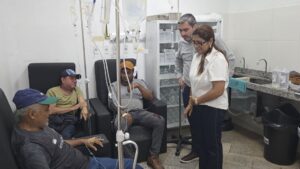 Gobernadora valora higiene y limpieza en urgencias del Hospital Regional de Concepción