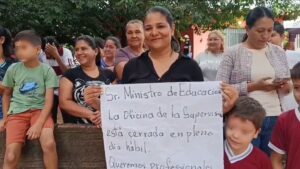 Sigue manifestación en Yby Yaú: cierran acceso a escuela Santa Clara