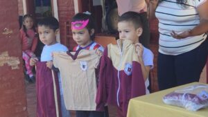 Entregan uniformes a 156 escolares y recuerdan a gestor fallecido en Concepción