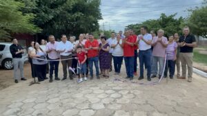 Inauguran primeras cuadras de adoquinado en la calle Monseñor Aníbal Maricevich