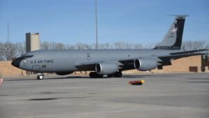 Un avión cisterna de EEUU se estrella en Irak, pero Irán asegura que fue a causa de un misil iraquí