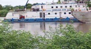 Denuncia que embarcación destruyó su bote en Riacho Negro