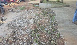 Bache frente al Hospital Regional de Concepción pone en riesgo a transeúntes