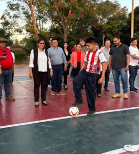 Inauguran moderna pista multiuso en Paso Horqueta