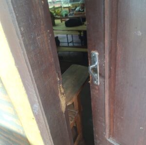 Delincuentes saquean cocina escolar y afectan a niños beneficiarios