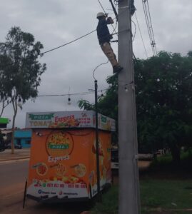 ANDE detecta e interviene conexiones eléctricas irregulares en la avenida Pinedo