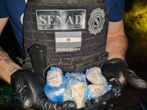 Abandonan motocicleta con miles de dosis de drogas tras controles de la SENAD en Concepción